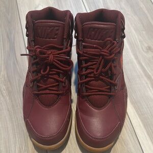 Nike Men's Air Trainers - Maroon Sneakers - Size 8